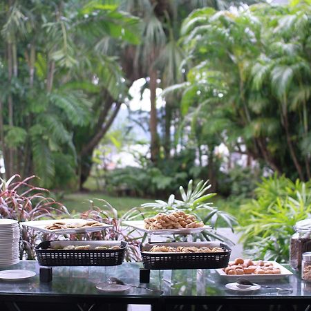 Likas Square Apartment Hotel 코타키나발루 외부 사진