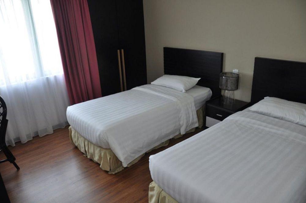 Likas Square Apartment Hotel 코타키나발루 외부 사진