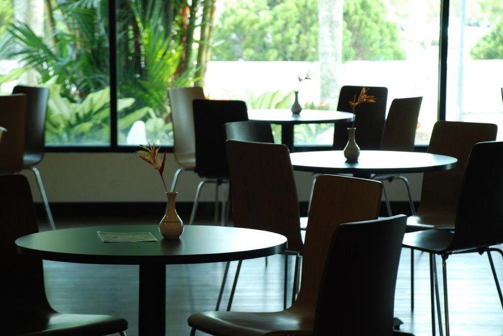 Likas Square Apartment Hotel 코타키나발루 외부 사진
