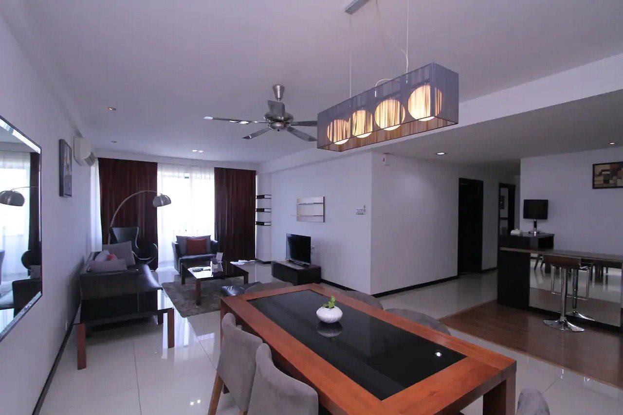 Likas Square Apartment Hotel 코타키나발루 외부 사진