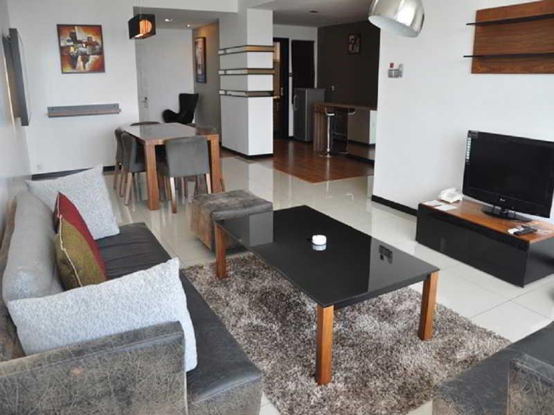 Likas Square Apartment Hotel 코타키나발루 외부 사진