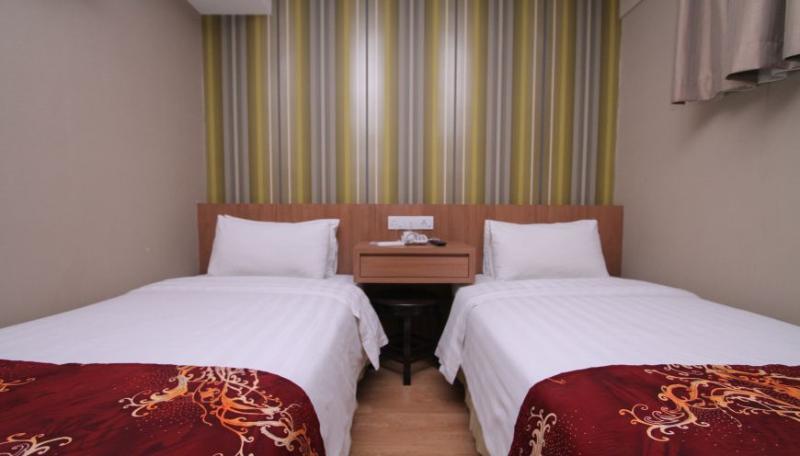 Likas Square Apartment Hotel 코타키나발루 외부 사진