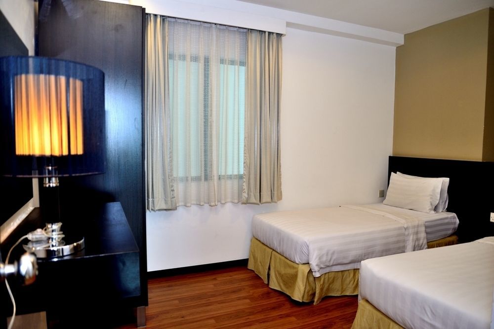 Likas Square Apartment Hotel 코타키나발루 외부 사진