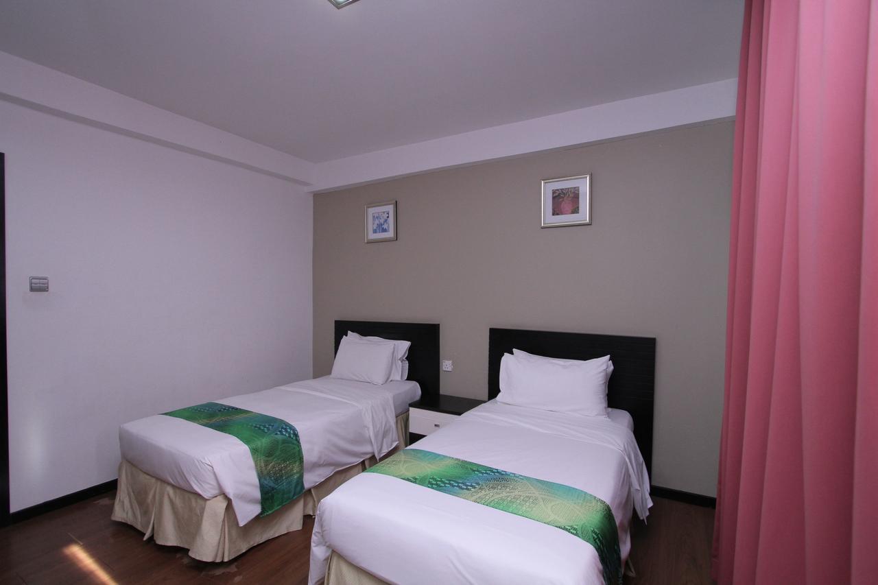 Likas Square Apartment Hotel 코타키나발루 외부 사진