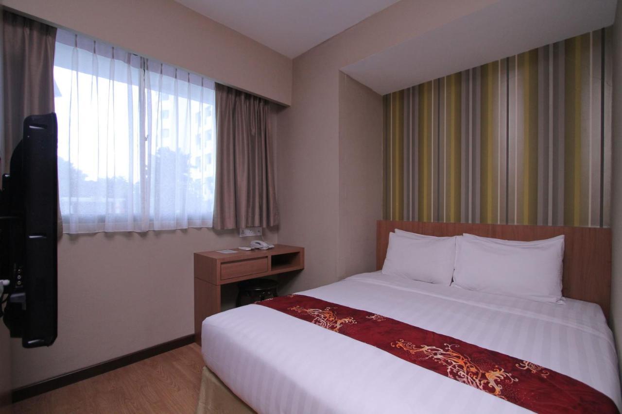 Likas Square Apartment Hotel 코타키나발루 외부 사진