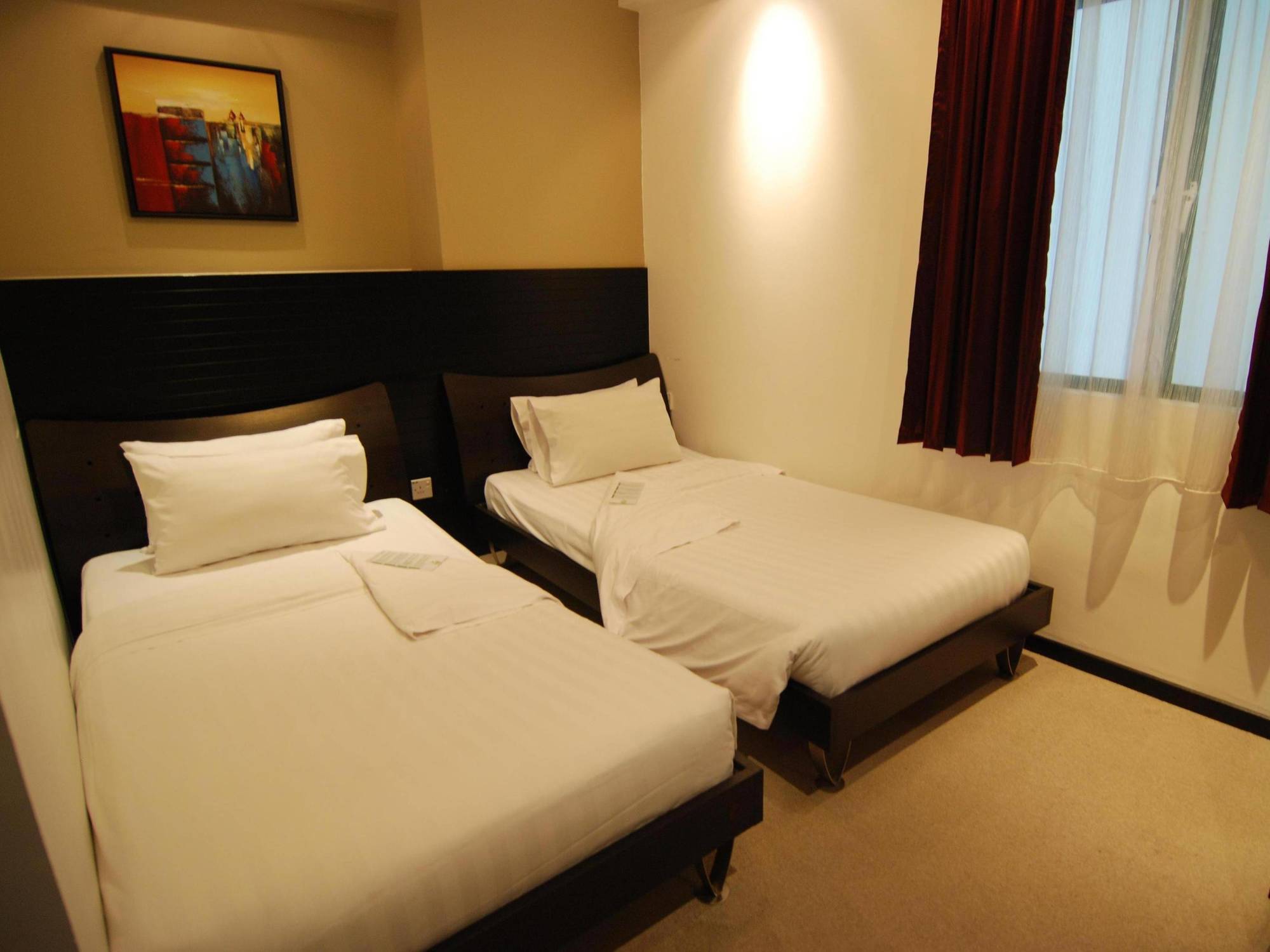 Likas Square Apartment Hotel 코타키나발루 외부 사진