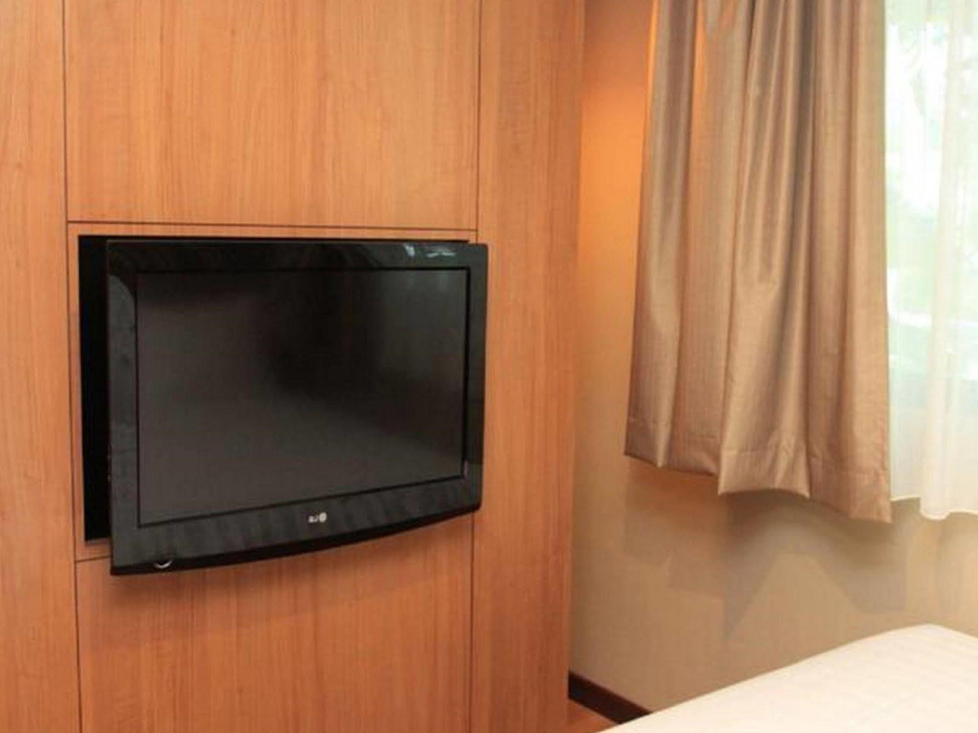 Likas Square Apartment Hotel 코타키나발루 외부 사진