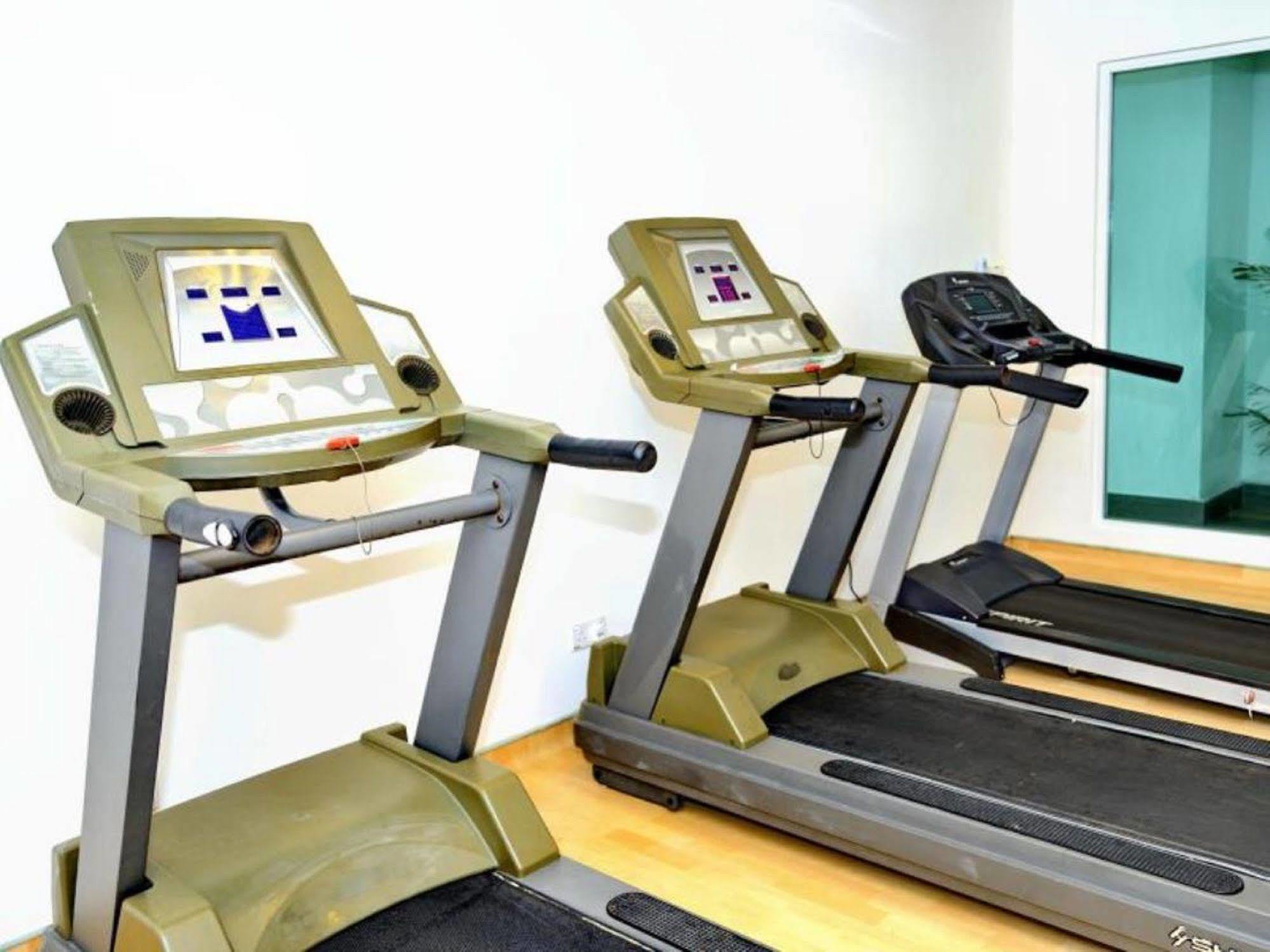 Likas Square Apartment Hotel 코타키나발루 외부 사진