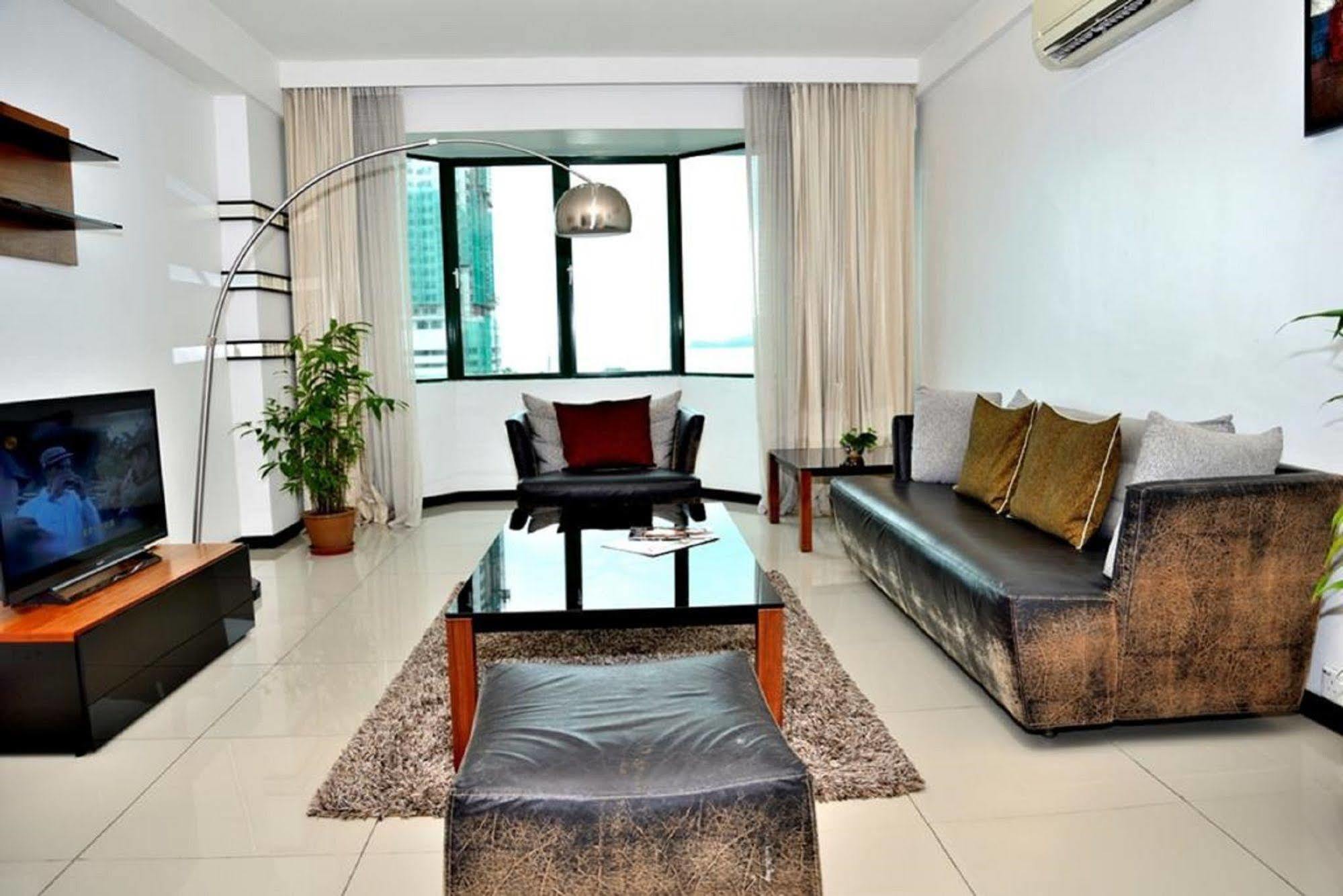 Likas Square Apartment Hotel 코타키나발루 외부 사진