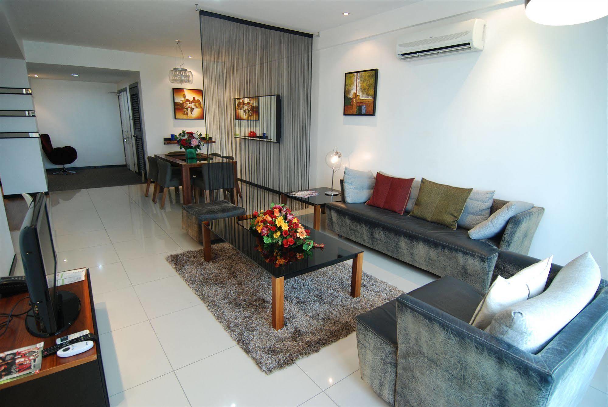 Likas Square Apartment Hotel 코타키나발루 외부 사진